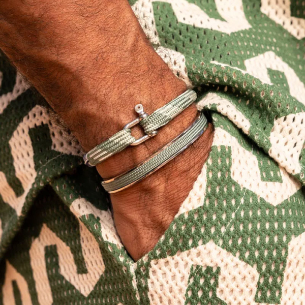 Pig&Hen, Vicious Vik Armband mit Schackelverschluss, geflochtenes Nylon, atlas green cream/silver, style